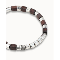 Pulsera de cuero con piezas bañadas en plata de ley y cuentas de madera